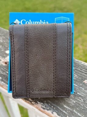 NIB MEN'S COLUMBIA RFID BLACK LEATHER GRAIN WALLET